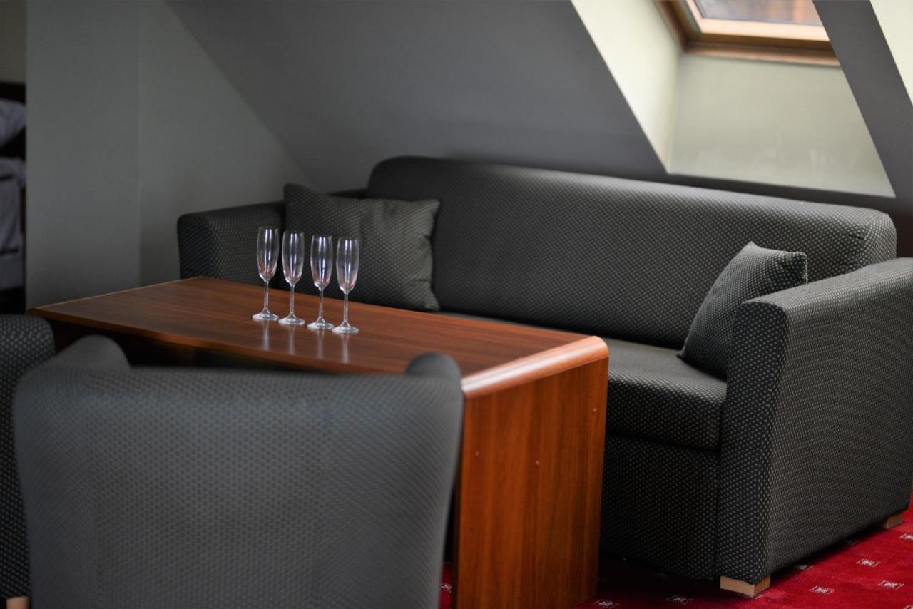 Gosciniec Czarci Mlyn Bed & Breakfast Będzin Dış mekan fotoğraf