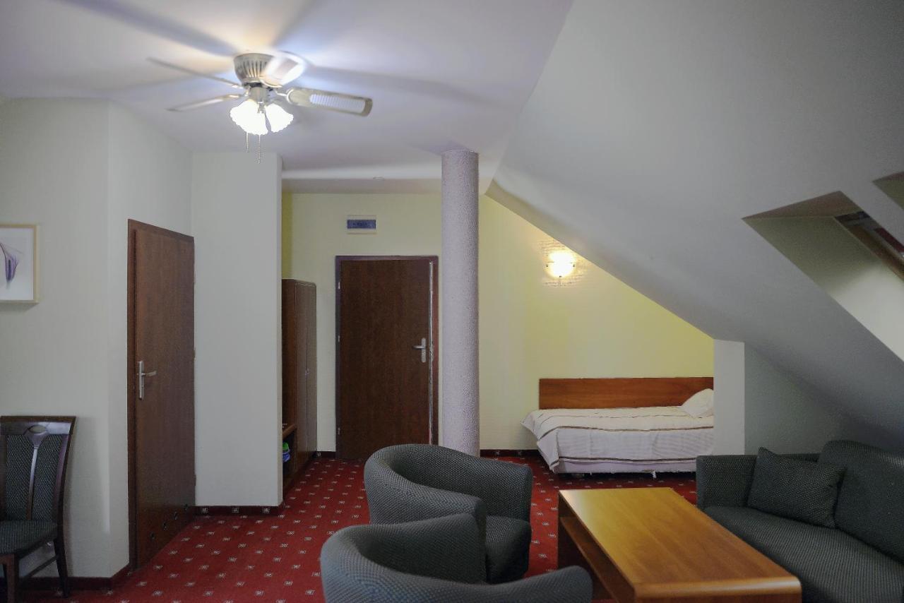 Gosciniec Czarci Mlyn Bed & Breakfast Będzin Dış mekan fotoğraf