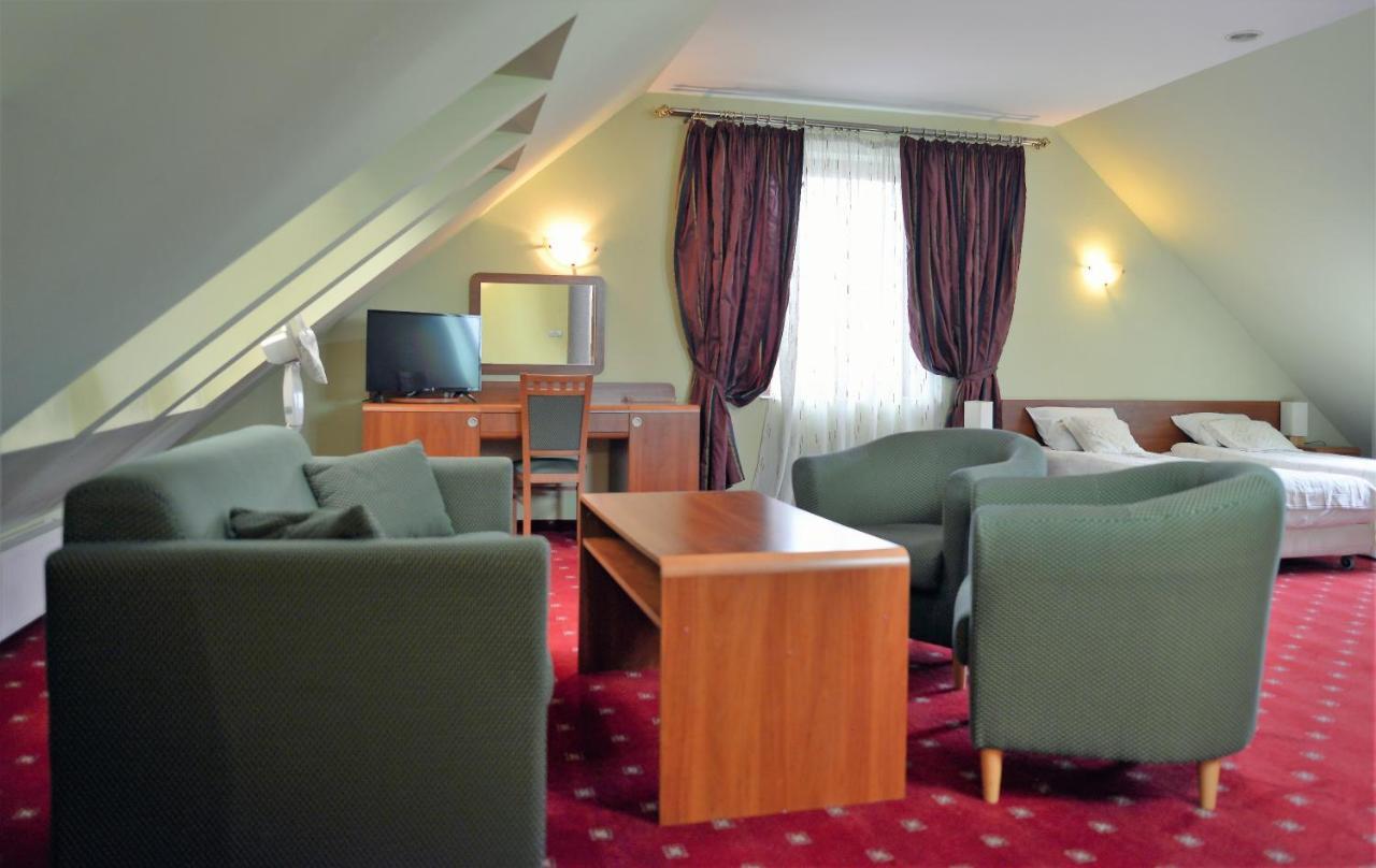 Gosciniec Czarci Mlyn Bed & Breakfast Będzin Dış mekan fotoğraf