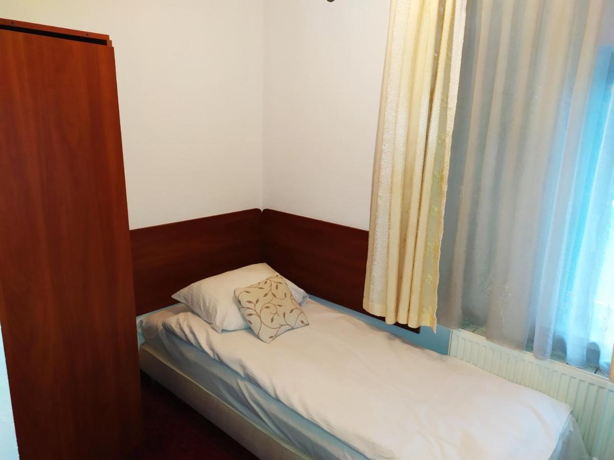 Gosciniec Czarci Mlyn Bed & Breakfast Będzin Dış mekan fotoğraf
